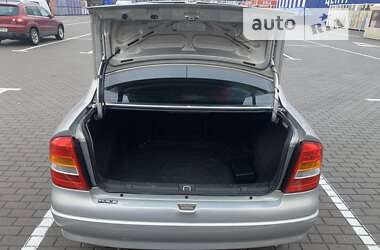 Седан Opel Astra 2008 в 