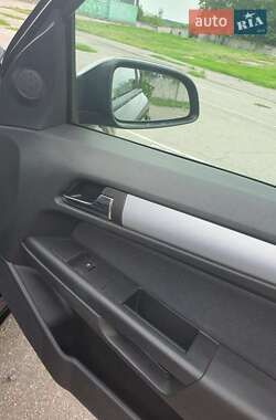 Хэтчбек Opel Astra 2006 в Маньковке