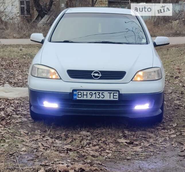 Хэтчбек Opel Astra 1998 в Раздельной