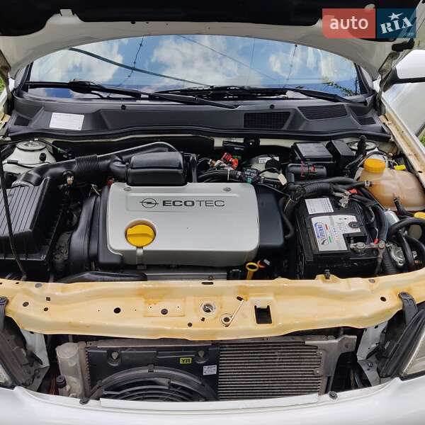 Хэтчбек Opel Astra 1998 в Раздельной