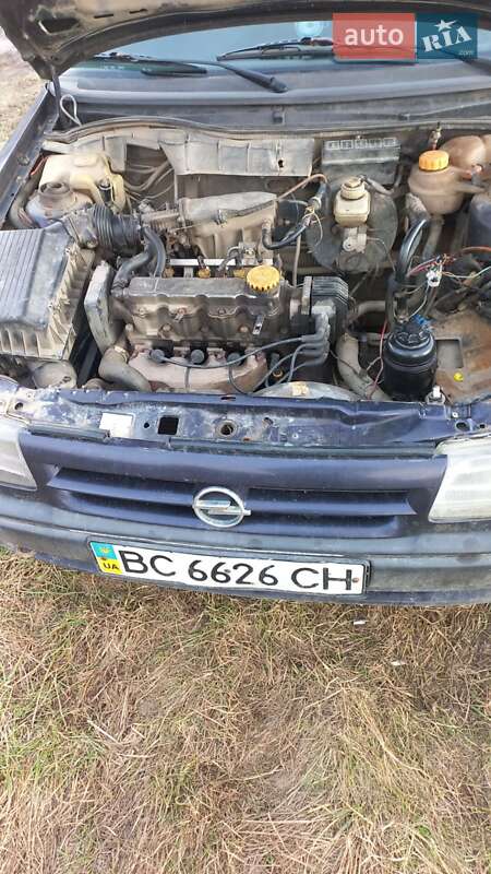Хэтчбек Opel Astra 1994 в Лановцах