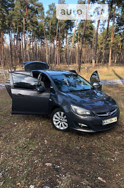 Седан Opel Astra 2015 в Киеве