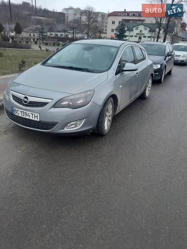 Хетчбек Opel Astra 2012 в Турці