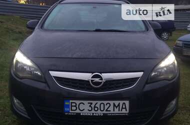 Универсал Opel Astra 2012 в Львове