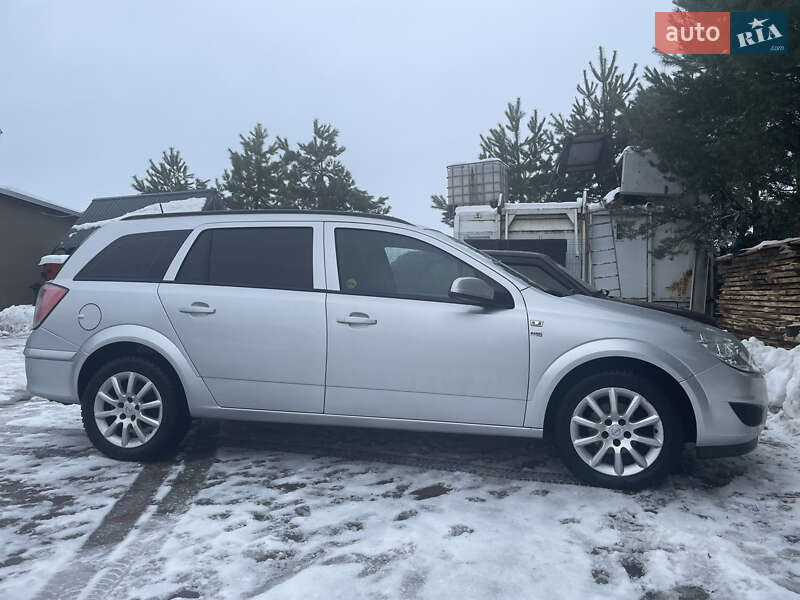 Универсал Opel Astra 2009 в Бучаче
