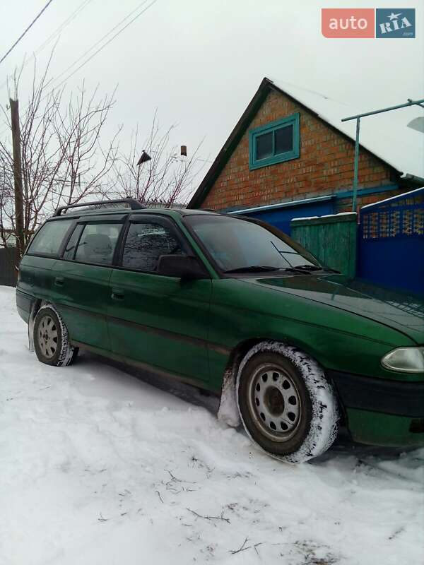 Универсал Opel Astra 1996 в 