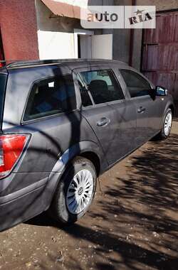 Универсал Opel Astra 2010 в Виноградове