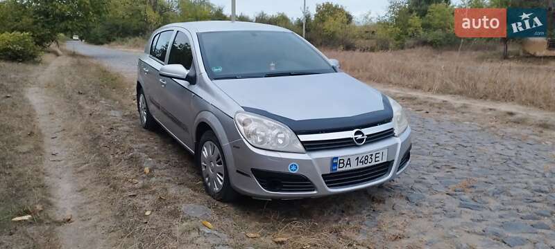 Хетчбек Opel Astra 2005 в Благовіщенську