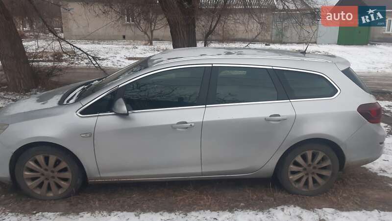 Универсал Opel Astra 2011 в Болграде
