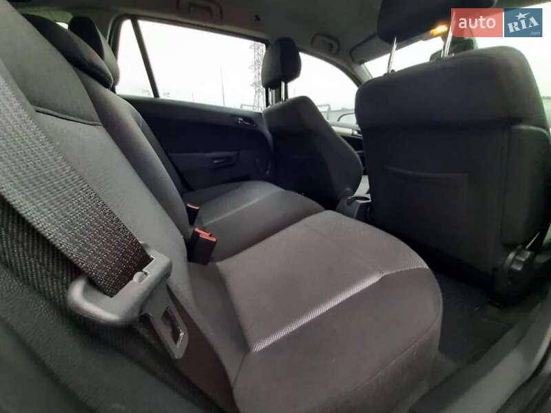 Универсал Opel Astra 2008 в Луцке