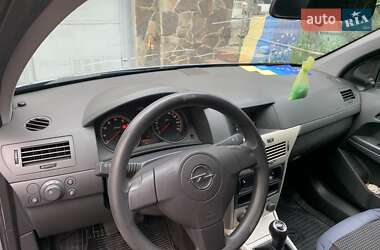 Хэтчбек Opel Astra 2008 в 
