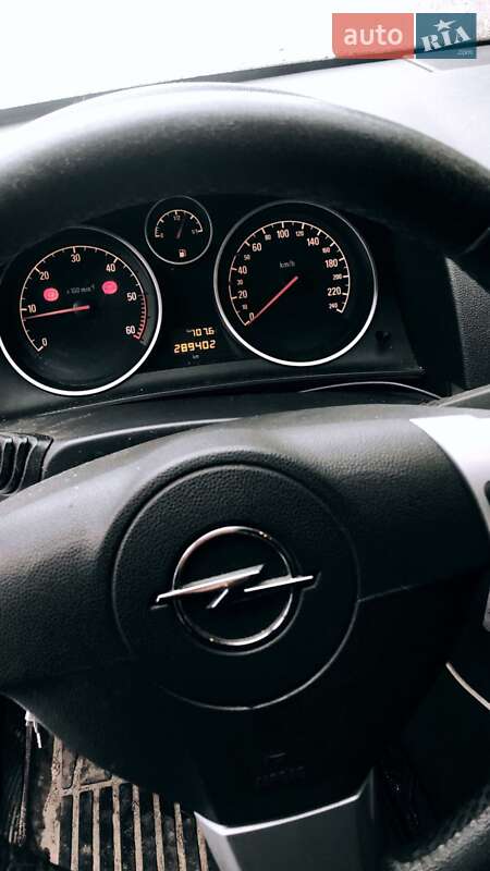 Универсал Opel Astra 2009 в Полтаве