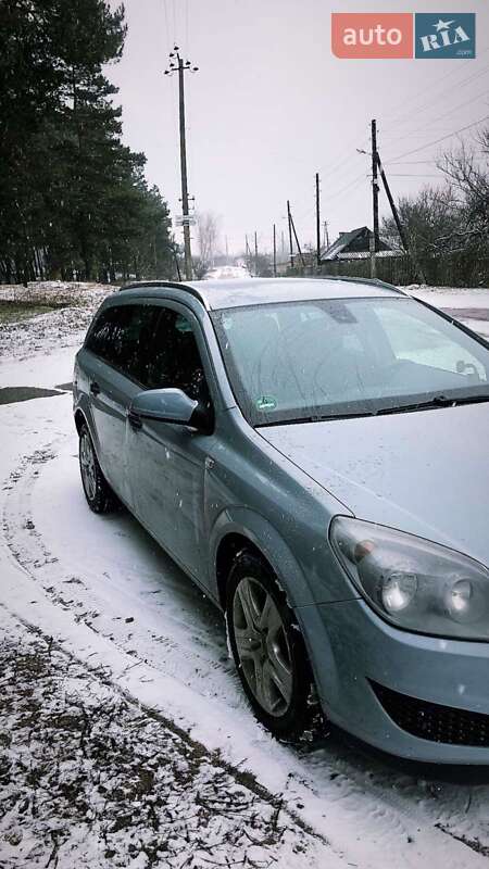 Универсал Opel Astra 2009 в Полтаве