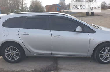 Универсал Opel Astra 2012 в Ромнах