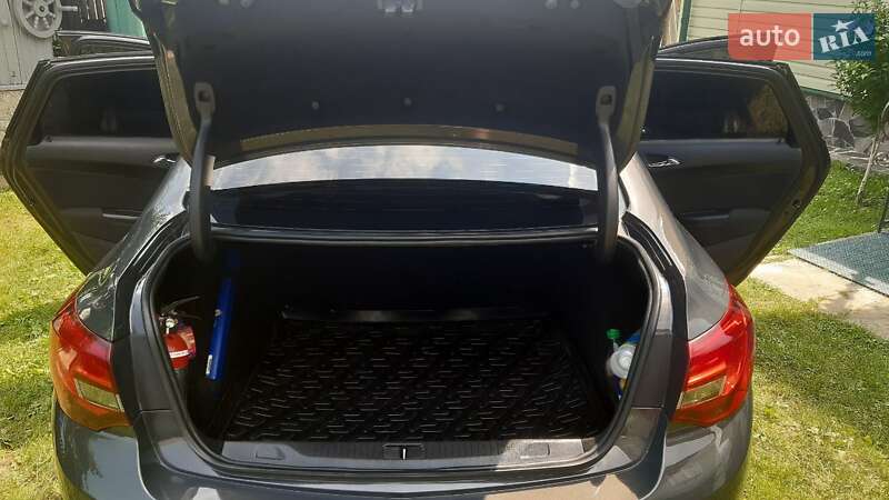 Седан Opel Astra 2012 в Богородчанах