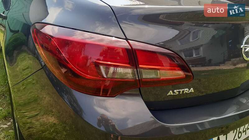Седан Opel Astra 2012 в Богородчанах