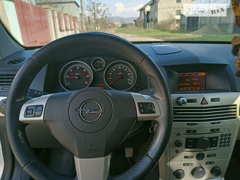 Седан Opel Astra 2008 в Виноградові