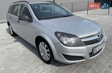 Универсал Opel Astra 2011 в Буске