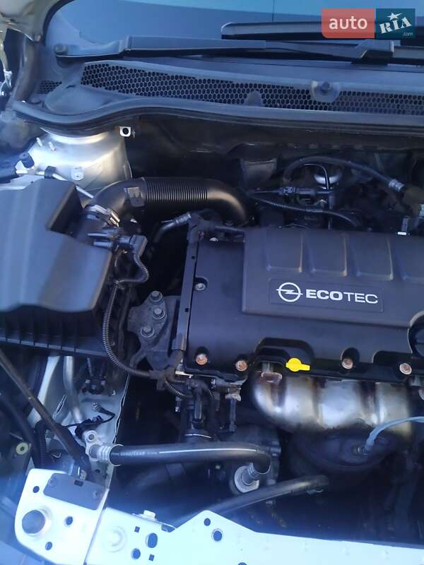 Універсал Opel Astra 2010 в Надвірній