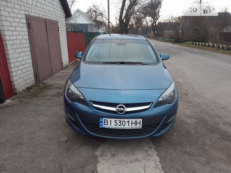 Седан Opel Astra 2015 в Кременчуці