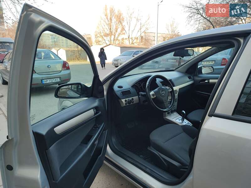 Хэтчбек Opel Astra 2007 в Запорожье
