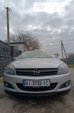 Купе Opel Astra 2005 в Вышгороде
