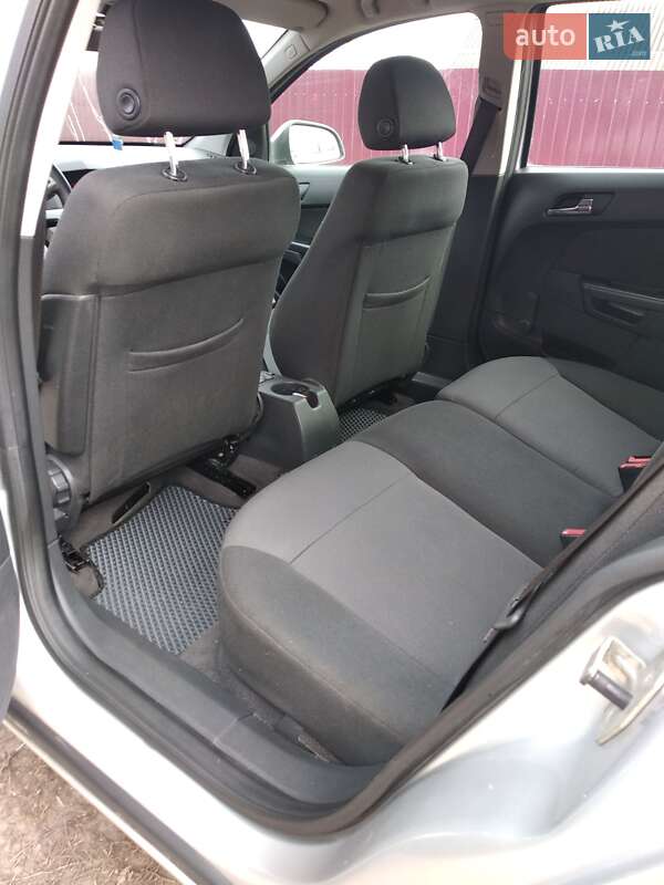 Универсал Opel Astra 2011 в Александрие фото 4 Универсал Opel Astra 2011 в Александрие