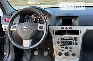 Универсал Opel Astra 2007 в Звягеле
