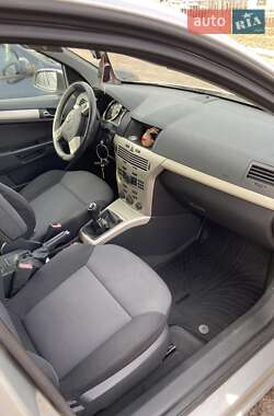 Хэтчбек Opel Astra 2008 в Чернигове