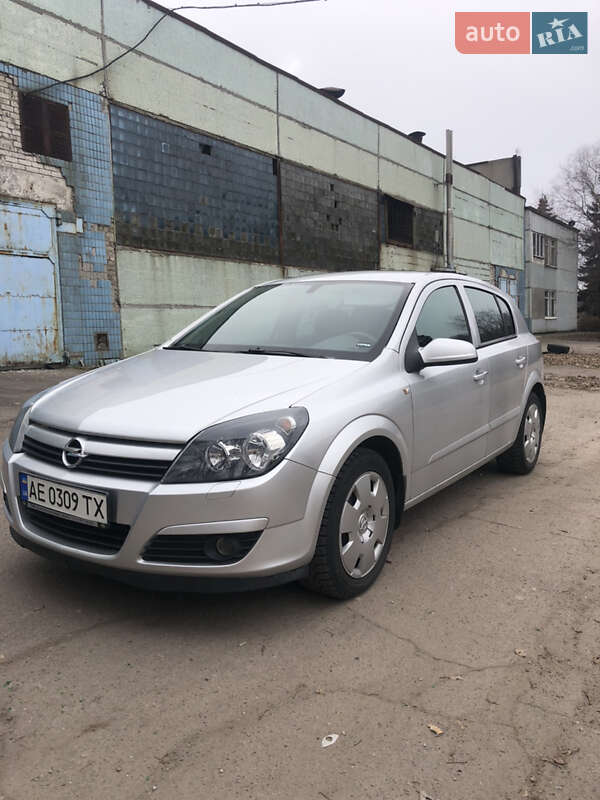Хетчбек Opel Astra 2004 в Дніпрі