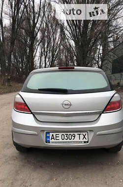 Хэтчбек Opel Astra 2004 в Днепре