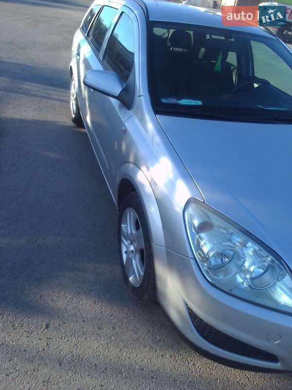 Універсал Opel Astra 2009 в Івано-Франківську