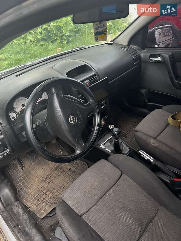 Купе Opel Astra 2002 в Александрие