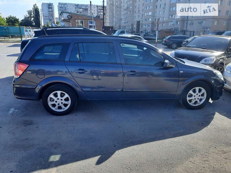 Універсал Opel Astra 2006 в Сумах