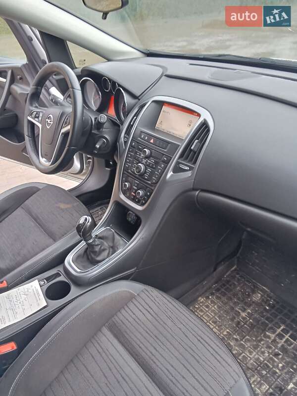 Универсал Opel Astra 2015 в Львове фото 72 Универсал Opel Astra 2015 в Львове