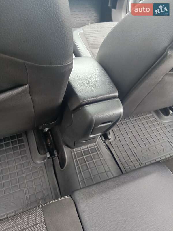 Универсал Opel Astra 2015 в Львове фото 80 Универсал Opel Astra 2015 в Львове