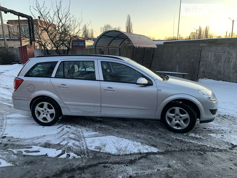Універсал Opel Astra 2008 в Чернігові