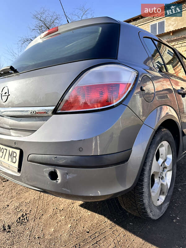 Хетчбек Opel Astra 2004 в Золочеві