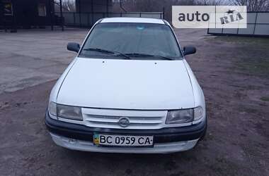 Хэтчбек Opel Astra 1995 в Владимир-Волынском