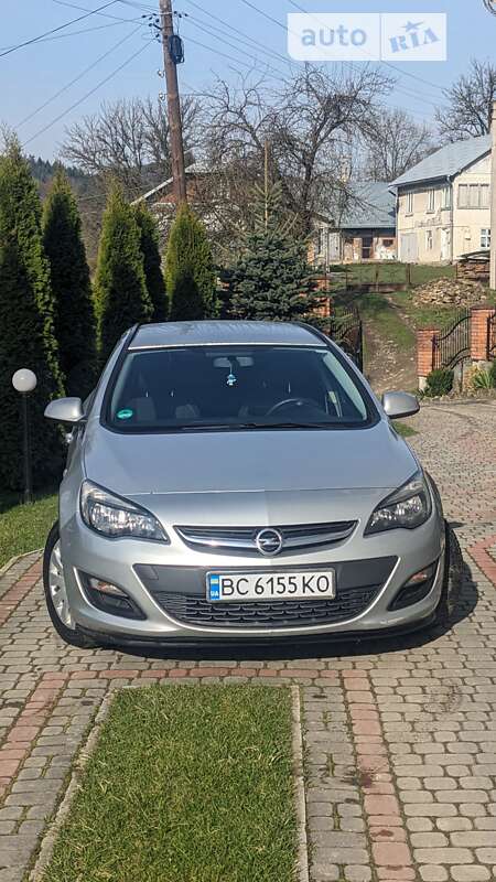 Універсал Opel Astra 2013 в Львові