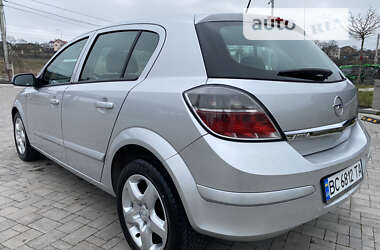 Хэтчбек Opel Astra 2007 в Львове