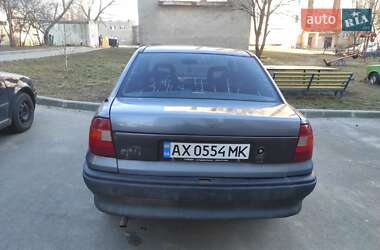 Седан Opel Astra 1995 в Харкові