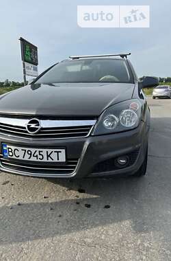 Універсал Opel Astra 2010 в Золочеві