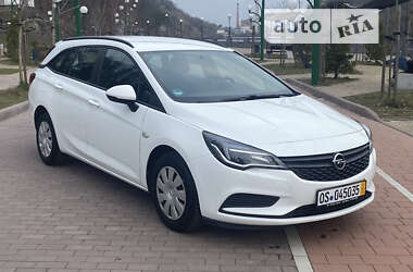 Універсал Opel Astra 2017 в Житомирі