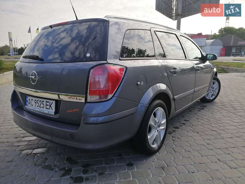 Универсал Opel Astra 2005 в Луцке