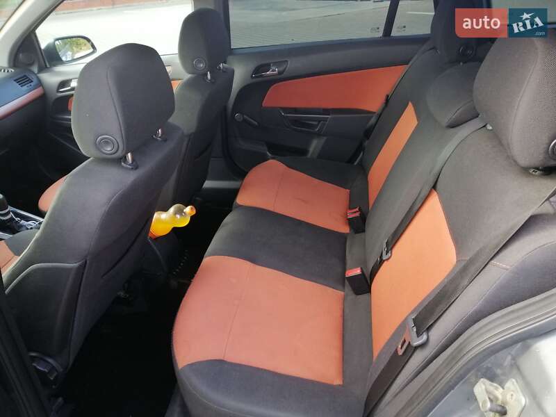 Универсал Opel Astra 2005 в Луцке