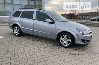 Универсал Opel Astra 2008 в Нововолынске