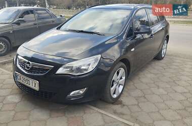 Универсал Opel Astra 2011 в 