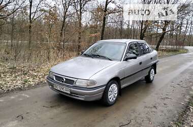 Седан Opel Astra 1995 в Ивано-Франковске