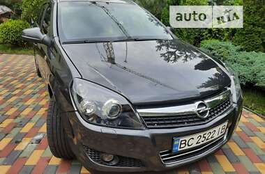 Седан Opel Astra 2010 в Дрогобичі